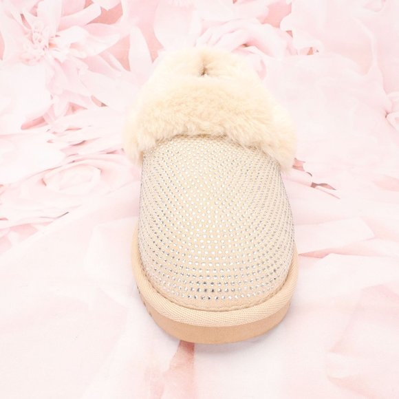 Women's Embellished Faux Sheepskin House Slippers Size 8M Cream Indoor Non-Slip - Picture 4 of 10